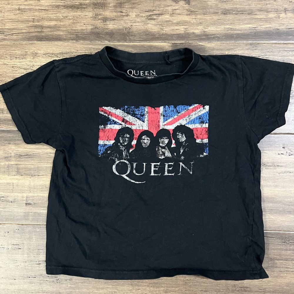 Ladies teen official black QUEEN concert T shirt sz 7/8 crop top